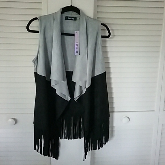 Super Soft Fringed Vest🎵* - Picture 1 of 2